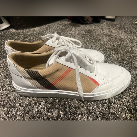 Burberry Sneakers - Picture 1 of 4
